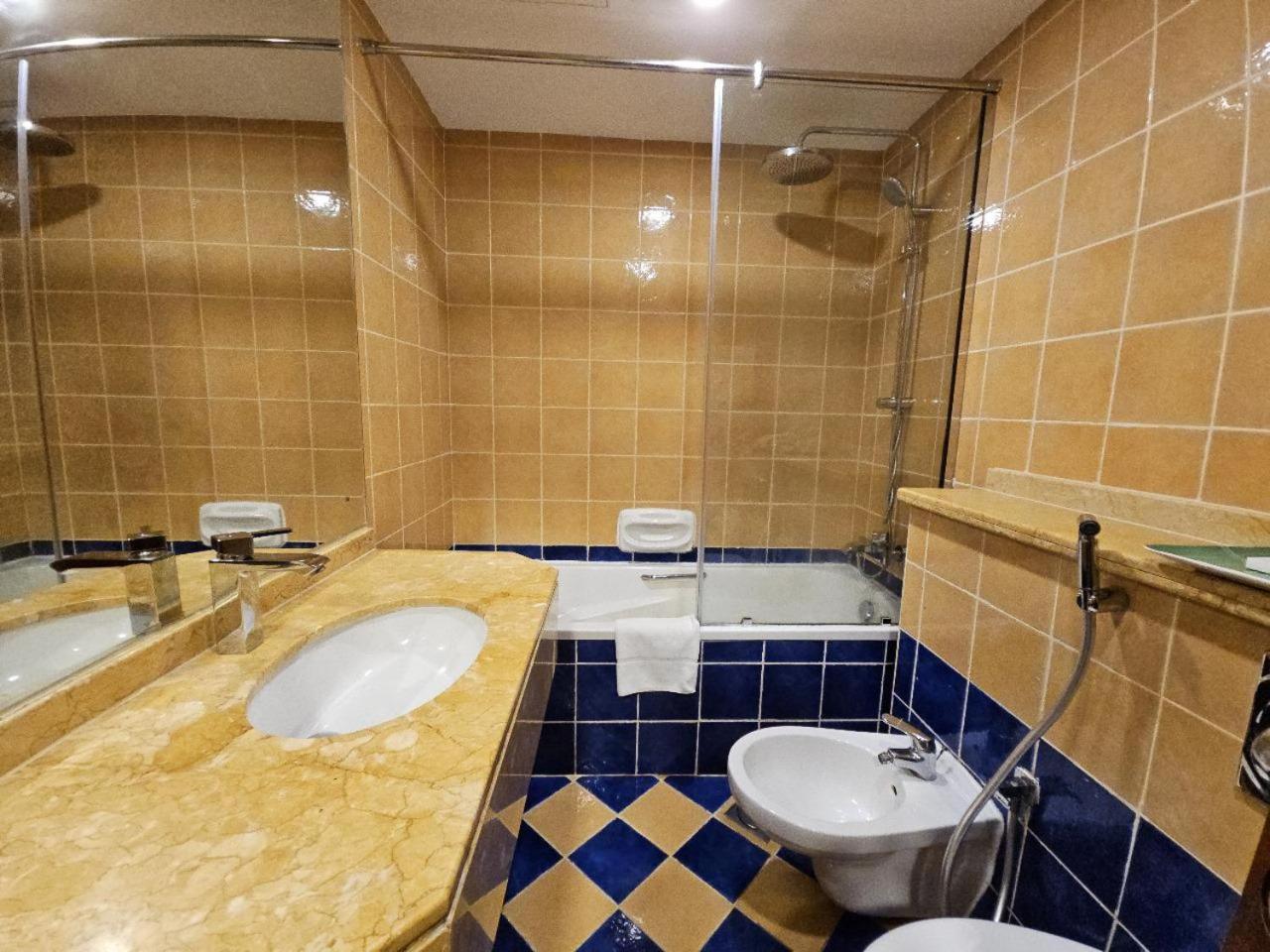 Royal Concorde Hotel & Suite Dubaj Zewnętrze zdjęcie