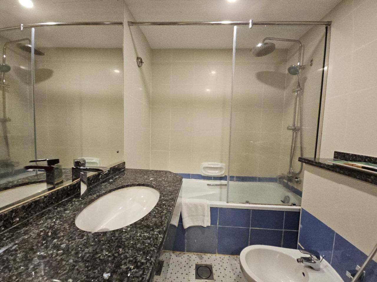 Royal Concorde Hotel & Suite Dubaj Zewnętrze zdjęcie